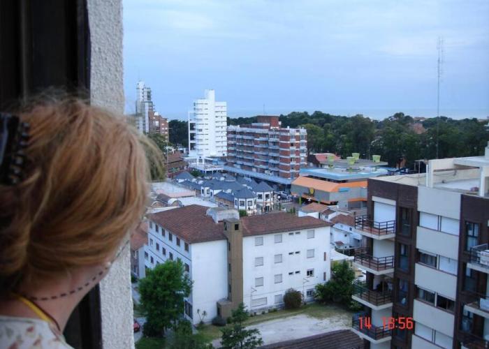 Departamento céntrico en Pinamar - solo familias