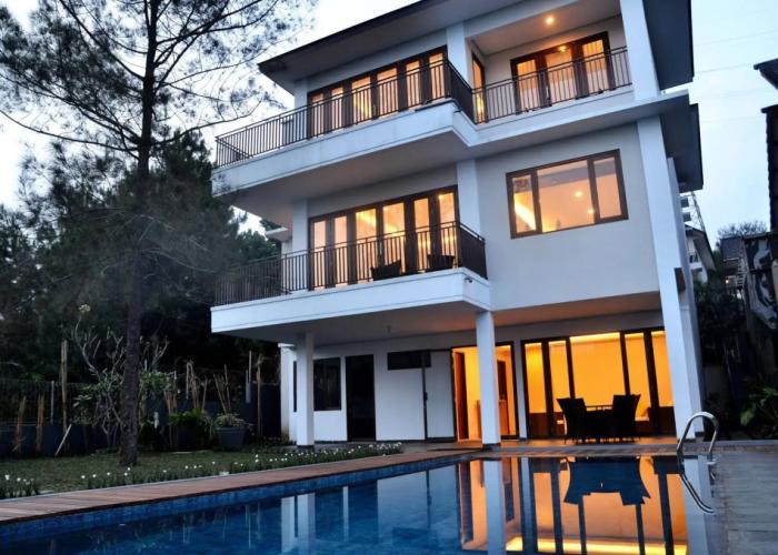 BreezeBlows City View 5BR with Pool + Familly Room