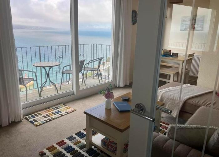 Crows Nest Apartment, at Clipper House with free onsite allocated parking