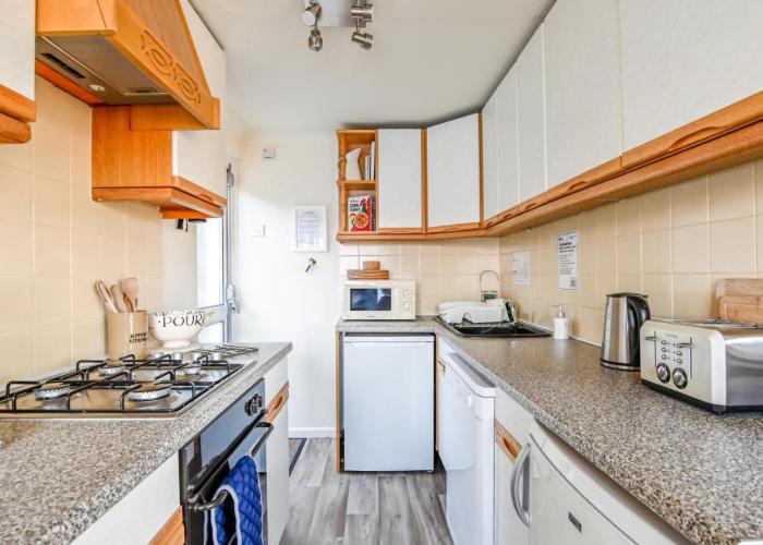 Crows Nest Apartment, at Clipper House with free onsite allocated parking
