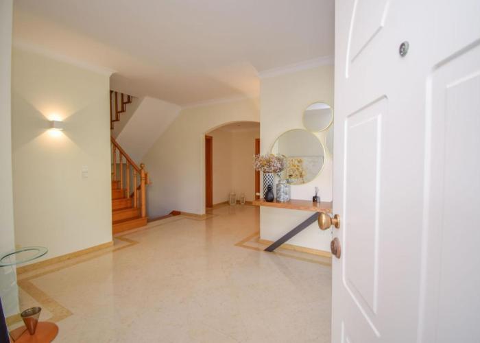 Luxurious 4-bedroom golf villa with private pool