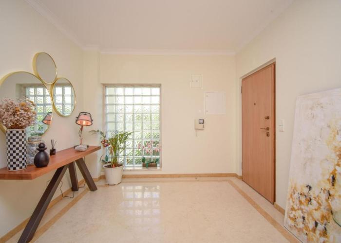 Luxurious 4-bedroom golf villa with private pool