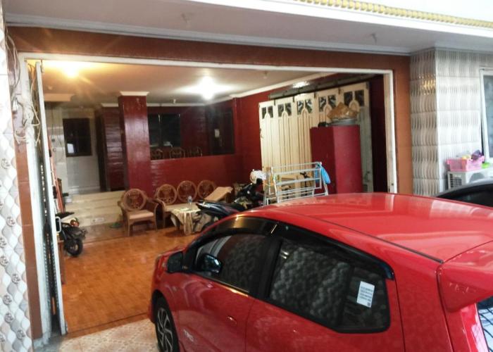 SPOT ON 93880 Guest House Bu Iin Syariah