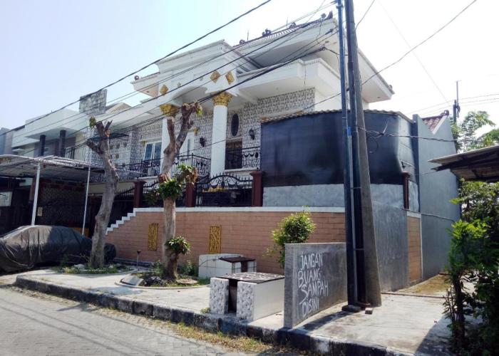 SPOT ON 93880 Guest House Bu Iin Syariah