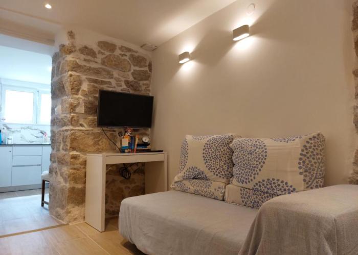 2024 Newly Renovated Apt-5 min Walk to Split Old Town