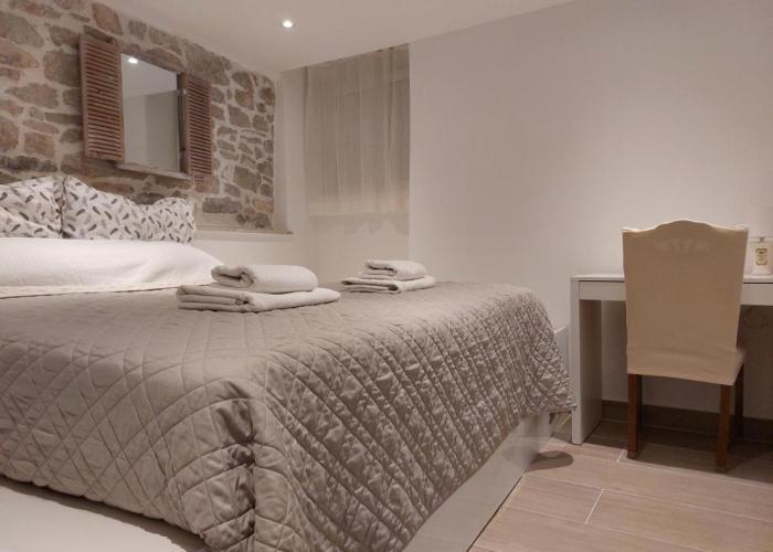 2024 Newly Renovated Apt-5 min Walk to Split Old Town