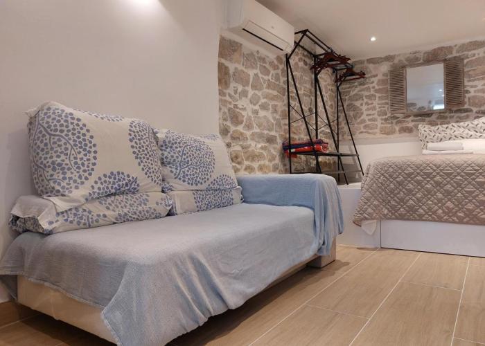 2024 Newly Renovated Apt-5 min Walk to Split Old Town