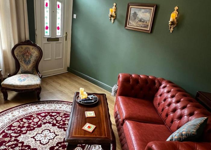 Robin’s Hollow: 2BD Home Near Wrexham AFC