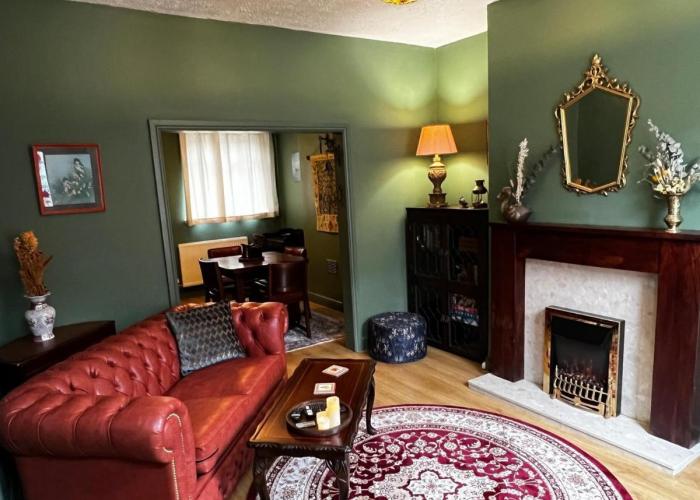 Robin’s Hollow: 2BD Home Near Wrexham AFC