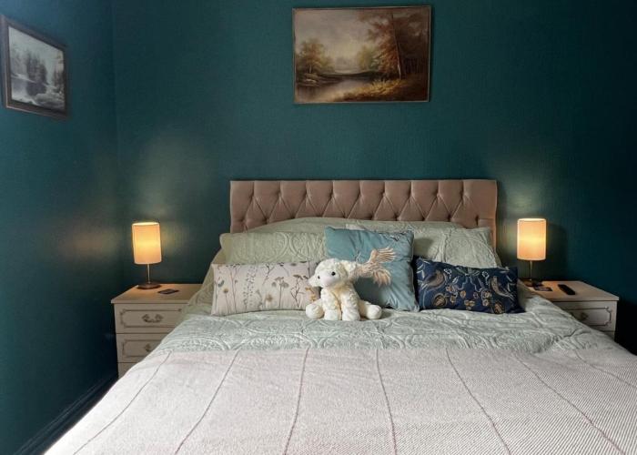 Robin’s Hollow: 2BD Home Near Wrexham AFC