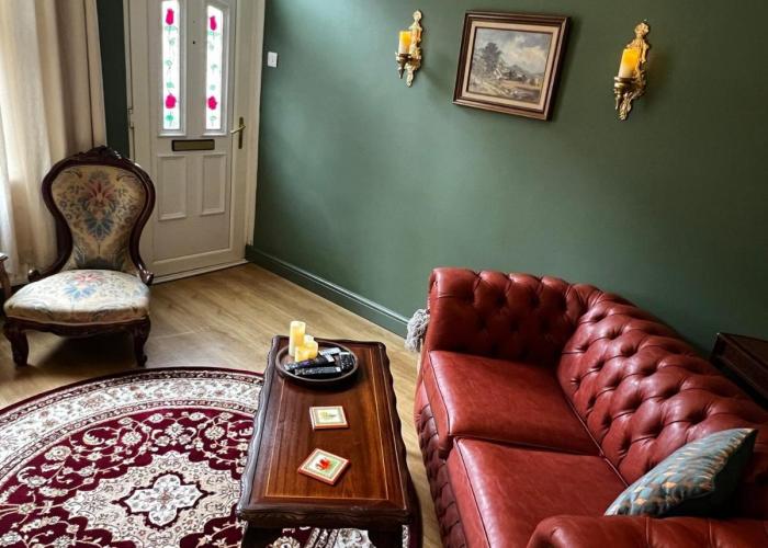 Robin’s Hollow: 2BD Home Near Wrexham AFC