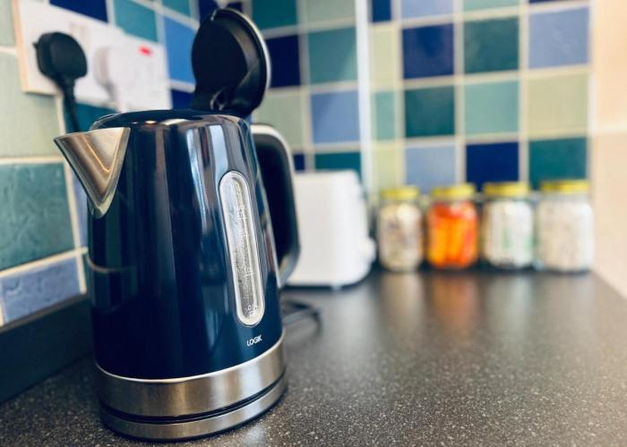 Robin’s Hollow: 2BD Home Near Wrexham AFC