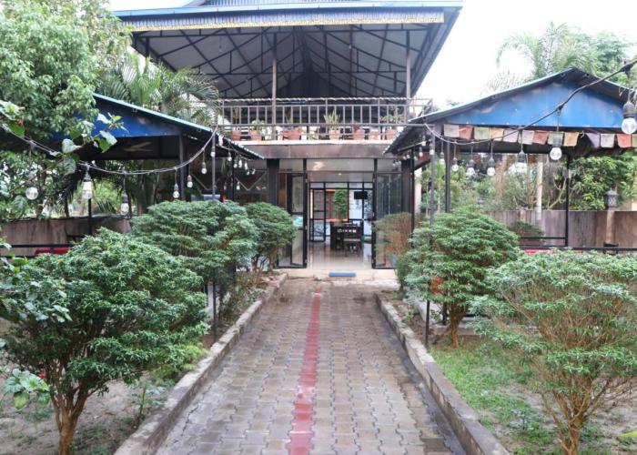 Hotel Flycatcher Chitwan- A jungle Safari Home
