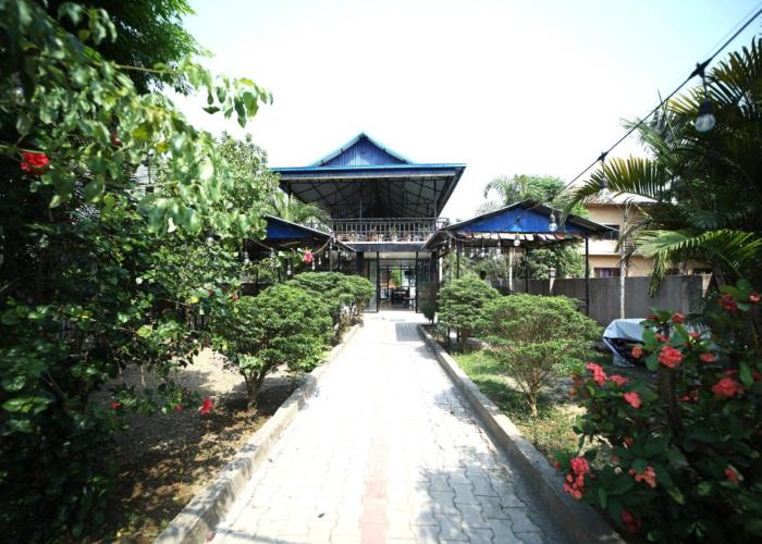 Hotel Flycatcher Chitwan- A jungle Safari Home