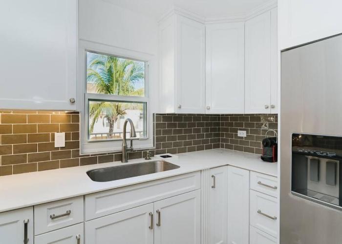 Seven Mile Beach Luxury 3BR Condo- Best Rates!