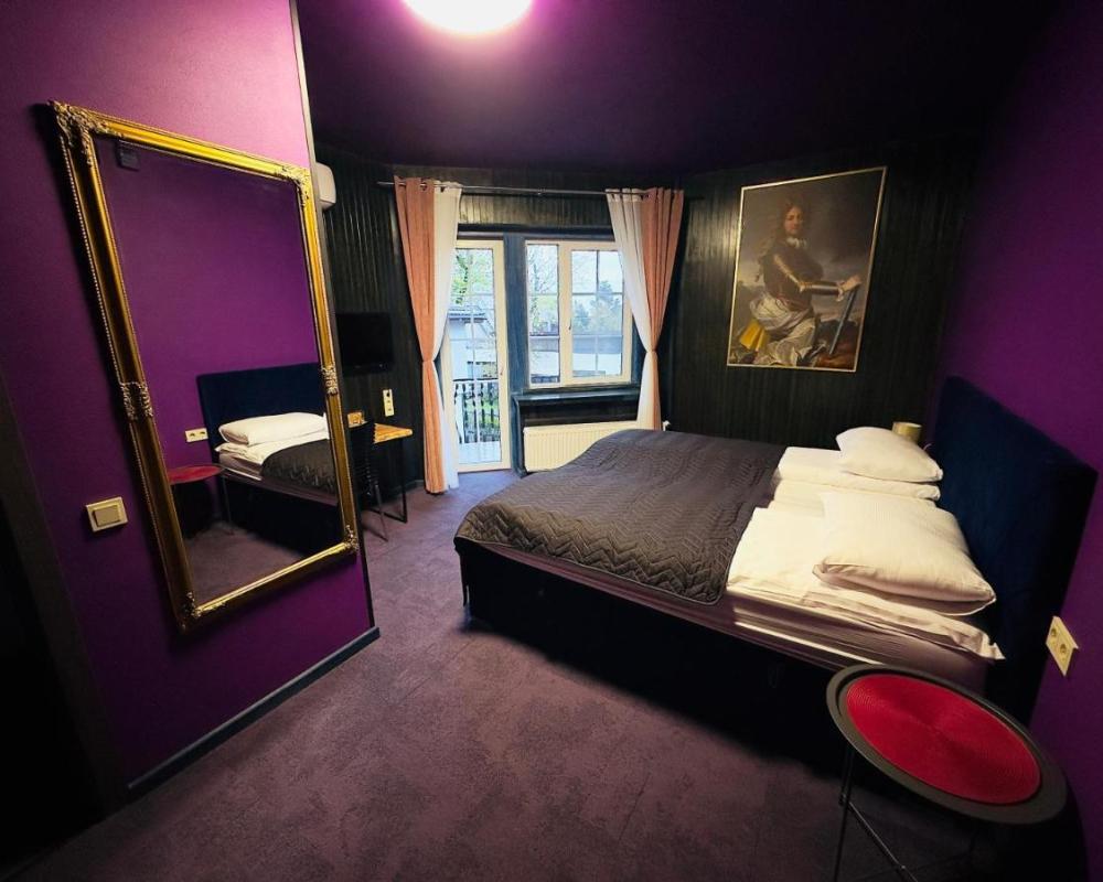 фото Broken bed hootel