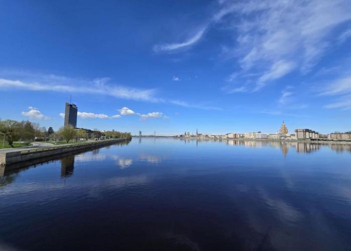 Old Riga over the river, Free parking, up to 4ppl. Self Check-in\out