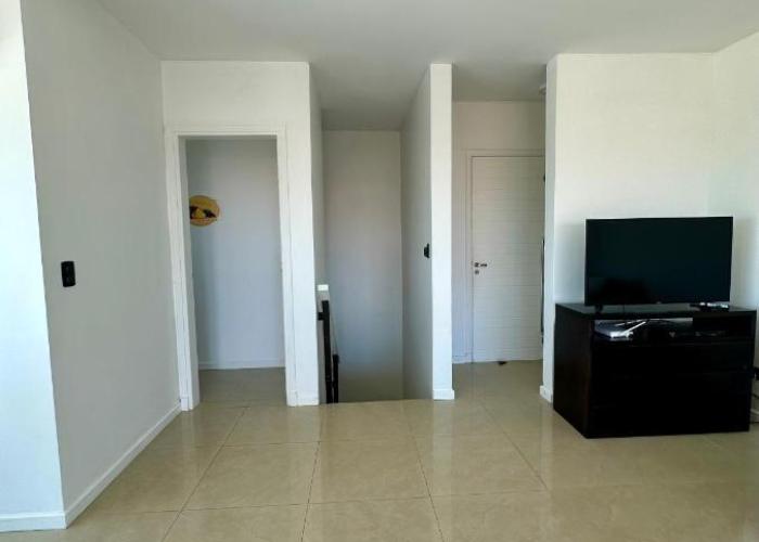 Amplio duplex al mar en manantiales