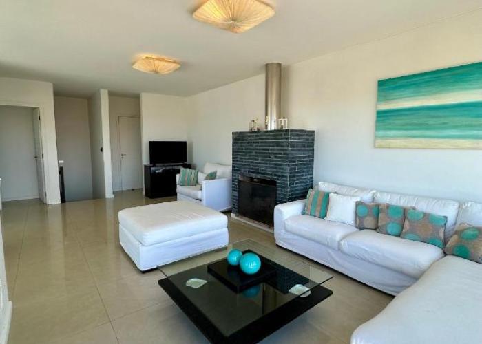 Amplio duplex al mar en manantiales
