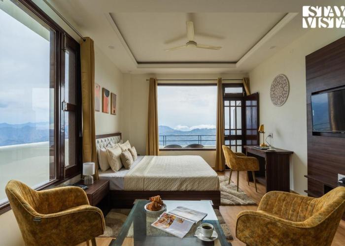StayVista at The Hush Escape-Valley View 5BHK Luxury villa in Arki