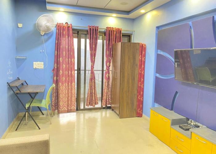27th floor 2BHK near Viviana Mall with Balcony & Car Parking