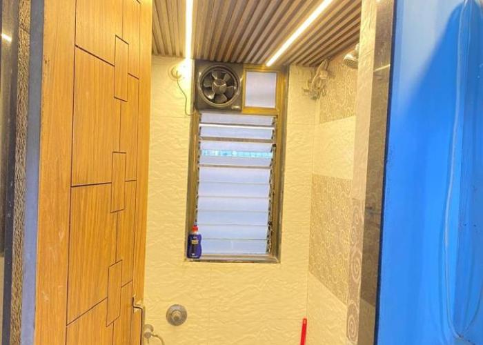 27th floor 2BHK near Viviana Mall with Balcony & Car Parking