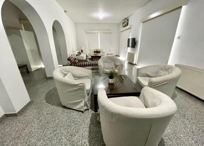 Platform 357 Gravias Spacious Apartment