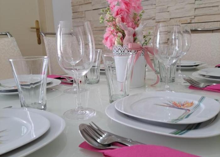 Apartment Holiday in Split, near the old town, three rooms, balcony, garage