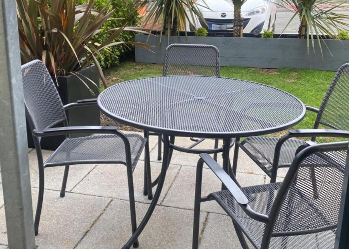 Retro Retreat, Sea View, Free Parking & EV Plug-in