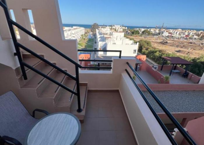 Ático con vistas al mar y piscina privada