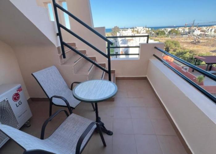 Ático con vistas al mar y piscina privada