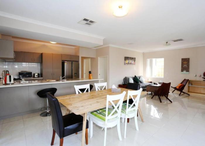 Nice and Neat House for your Journey - Renovated