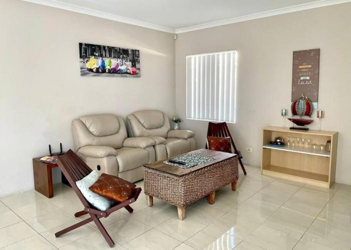 Nice and Neat House for your Journey - Renovated