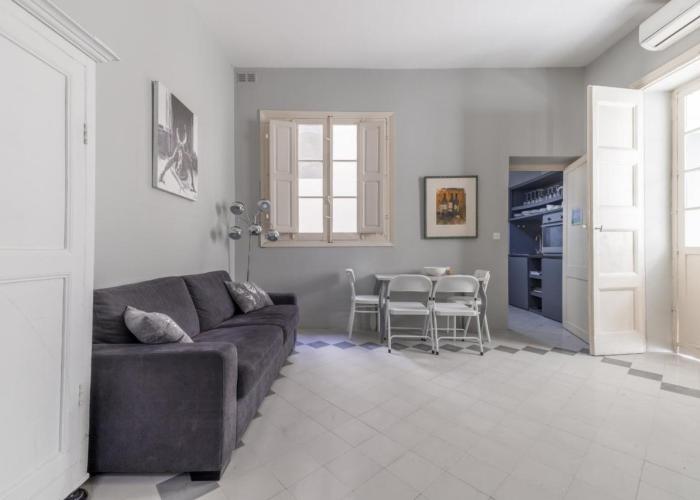 THE ARTIST'S LOFT