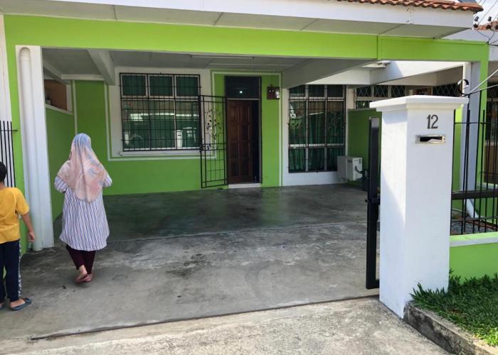 Labuan homestay Cemara dVilla