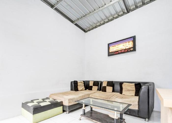 OYO 93900 Guest House Cinta Damai