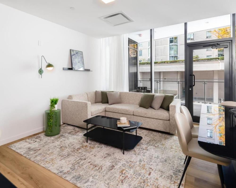 фото Smithe House