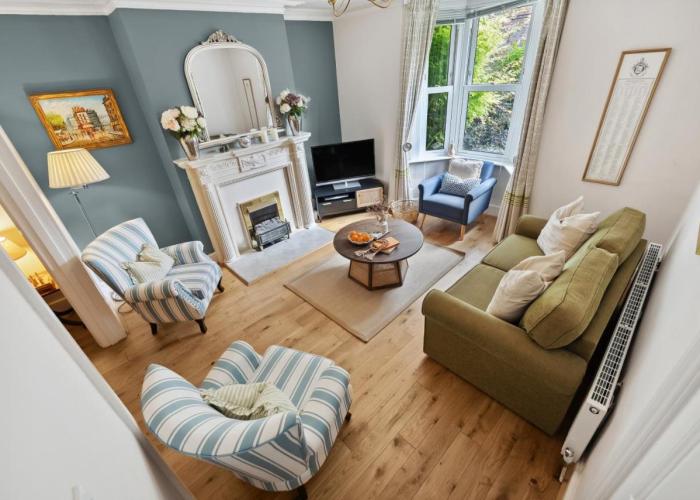 Stunning & Stylish 2 Bedrooms Property Retreat, Central Winchester, Chic & Spacious, Free On-Street Parking, Sleeps 6 - by Blue Puffin Stays