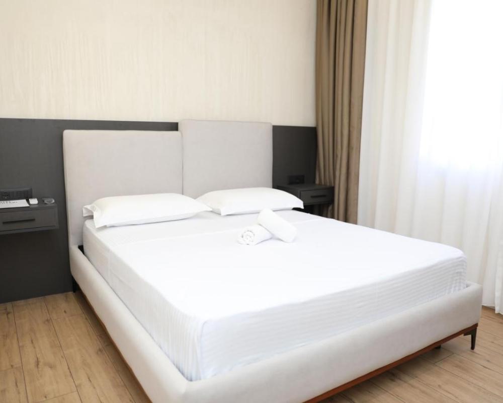 фото Hotel Scutari