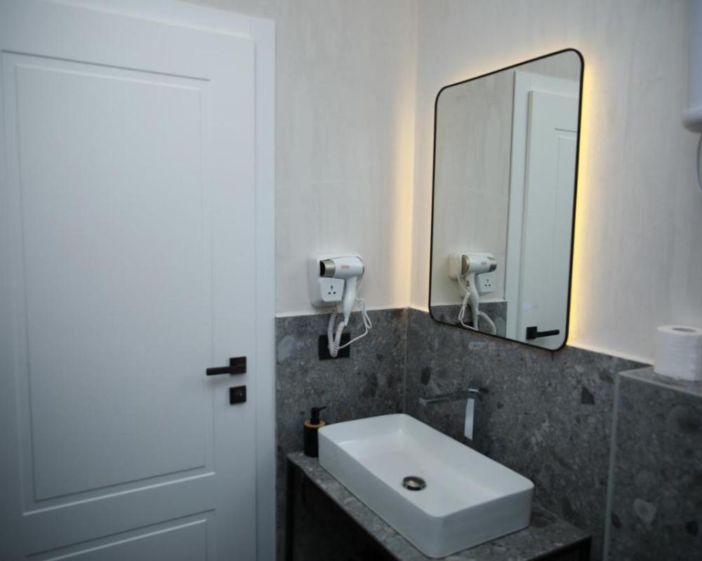 фото Hotel Scutari
