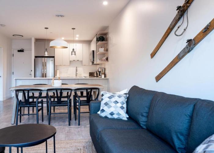Drop in Condo by Revelstoke Vacations