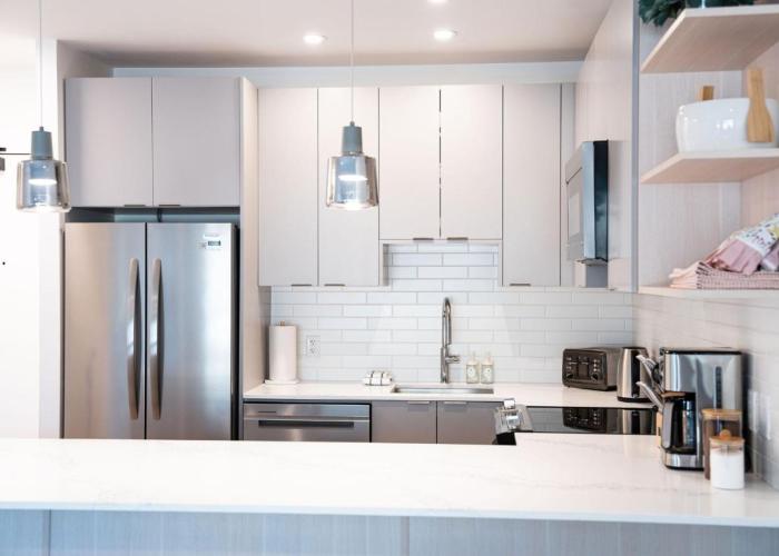 Drop in Condo by Revelstoke Vacations