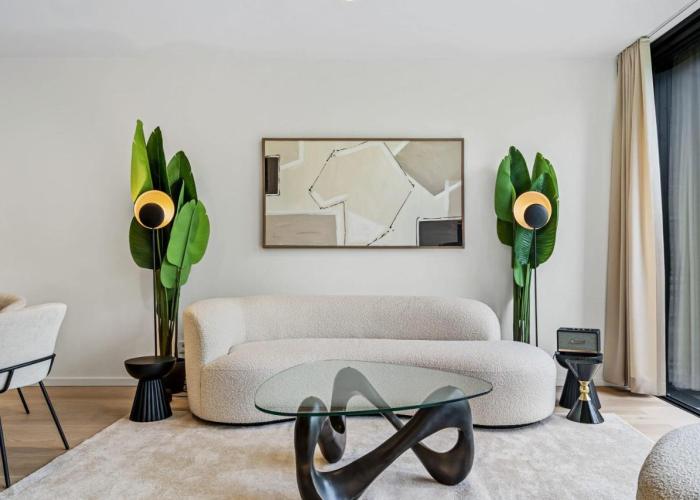 Spacious 6th-Floor Gem: Modernity Meets Comfort