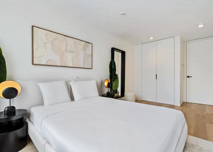 Spacious 6th-Floor Gem: Modernity Meets Comfort