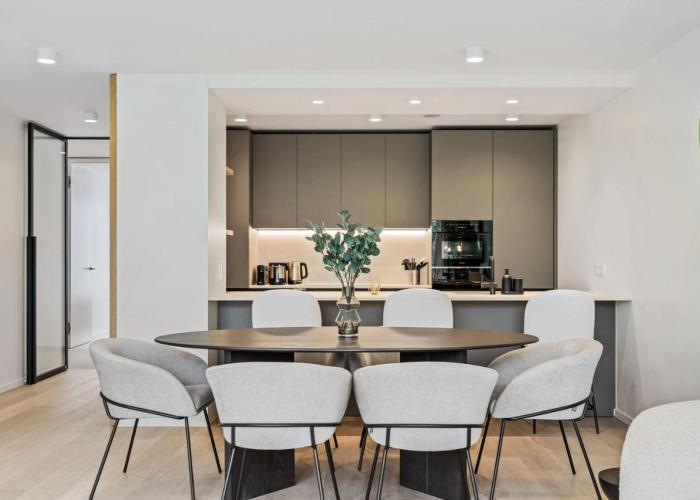 Spacious 6th-Floor Gem: Modernity Meets Comfort