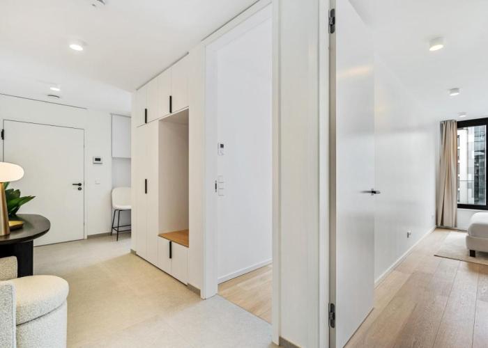 Spacious 6th-Floor Gem: Modernity Meets Comfort