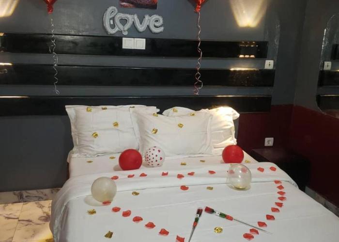 Love Room Sunrise Center Bonapriso 108