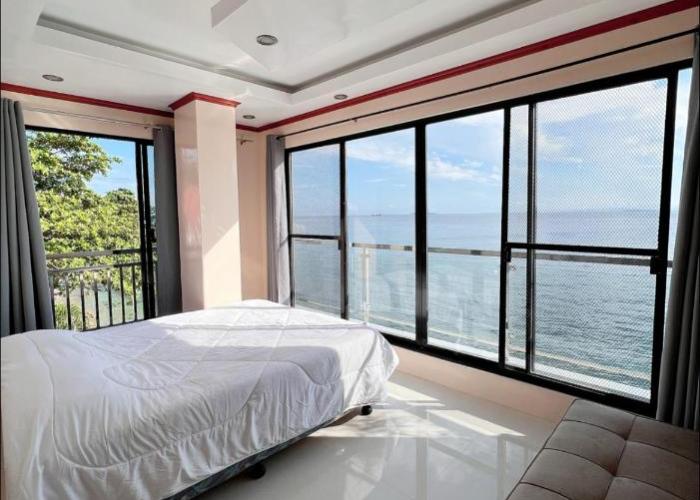 Casa Rosita Beach Front House