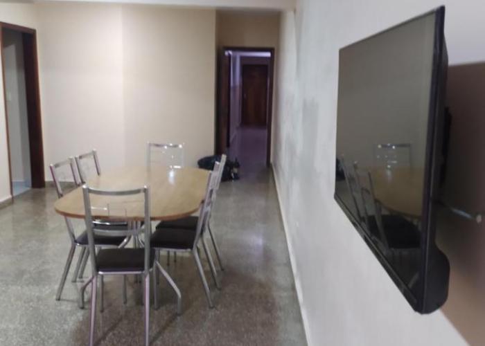 Amplio apartamento a pasos de los principales centros de compras