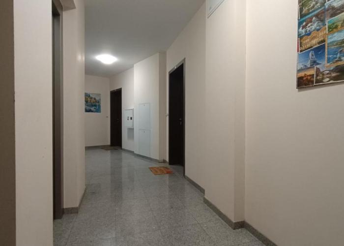 Modern Comfort near Airport, The Mall, TechPark by KeyBox